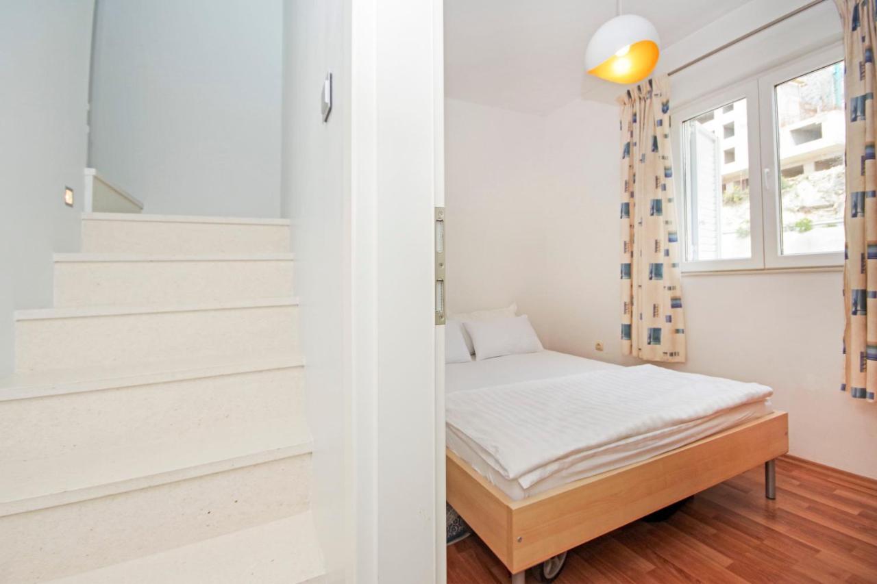 Apartment Neva