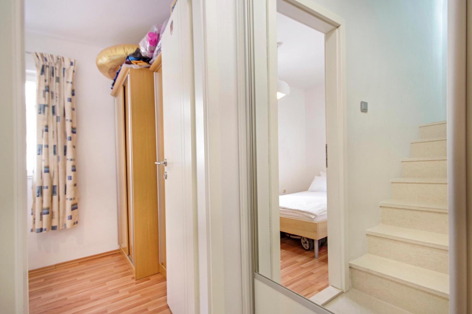 Apartment Neva Makarska